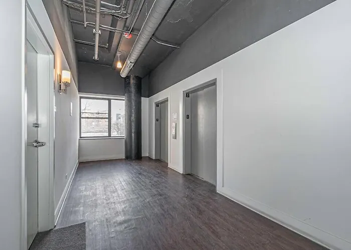 Modern 3br In South Loop With Optional Parking And Gym Access Near Mccormick Place, Chinatown And Soldier Field