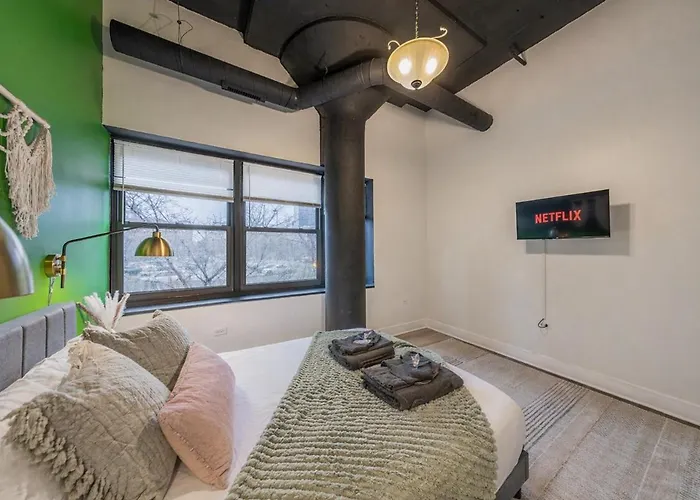Modern 3br In South Loop With Optional Parking And Gym Access Near Mccormick Place, Chinatown And Soldier Field * Chicago